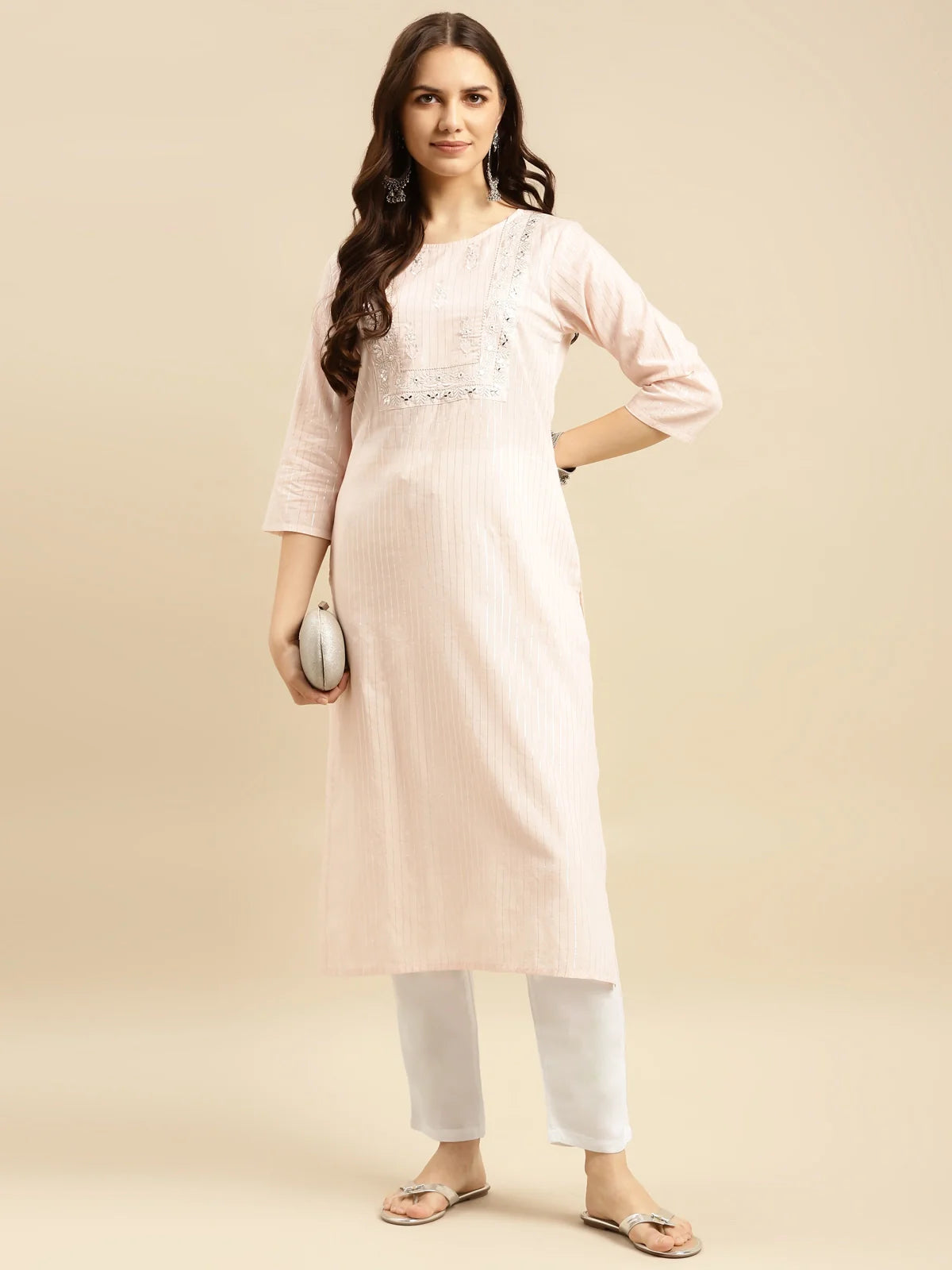 Buy రేయాన్ సాలిడ్ యాంకిల్ లెంగ్త్ స్ట్రెయిట్ ప్యాంట్-తెలుపు