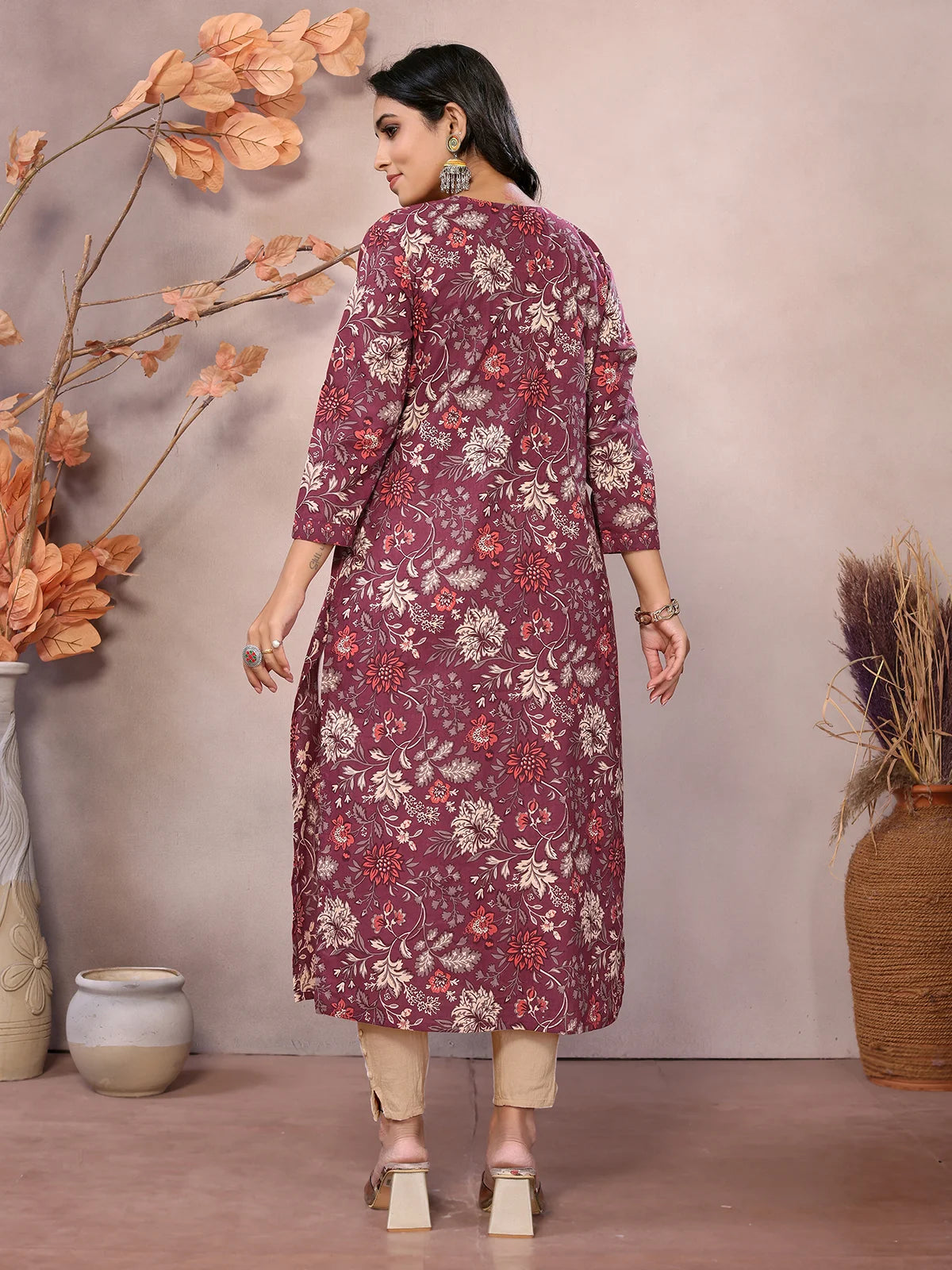 Buy కాటన్ ఎంబ్రాయిడరీ కాఫ్ లెంగ్త్ A-లైన్ కుర్తా-మెరూన్