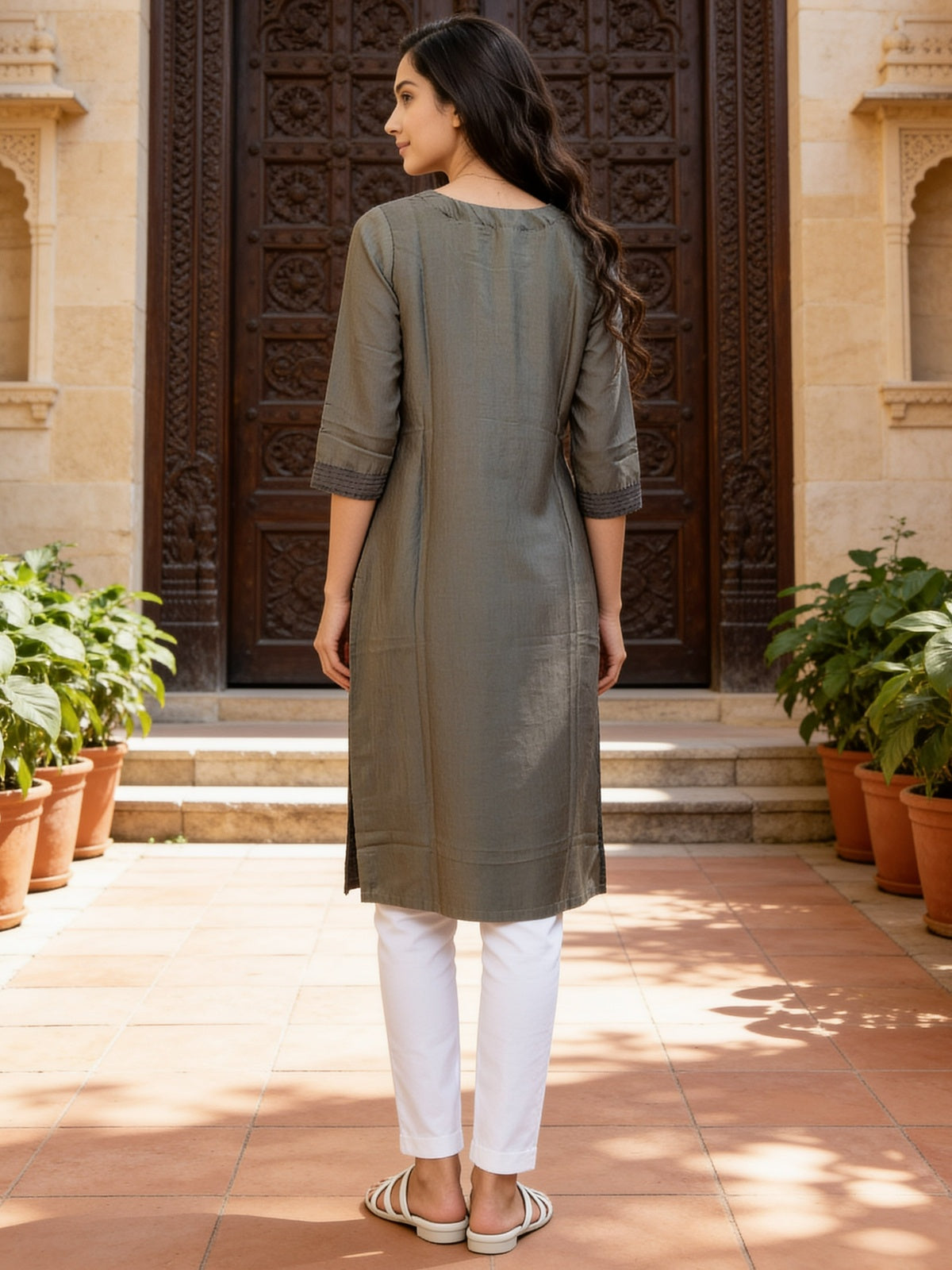 Viscose Embroidered Straight Knee Length Kurta