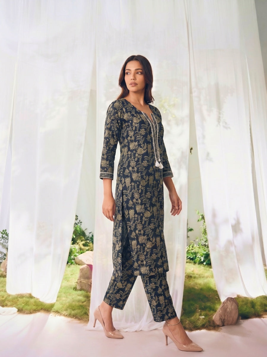 Printed Straight Calf Length Kurta With Pant
