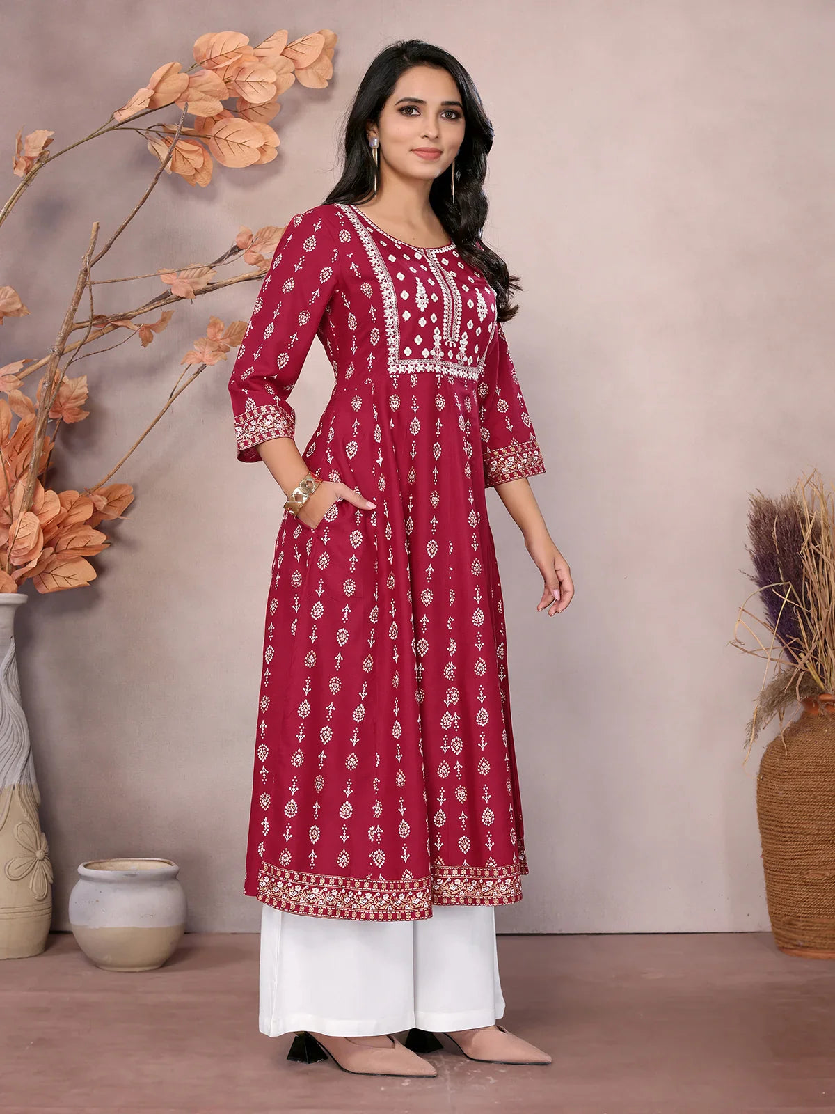 Buy రేయాన్ ఎంబ్రాయిడరీ కాఫ్ లెంగ్త్ అనార్కలి కుర్తా-మెరూన్