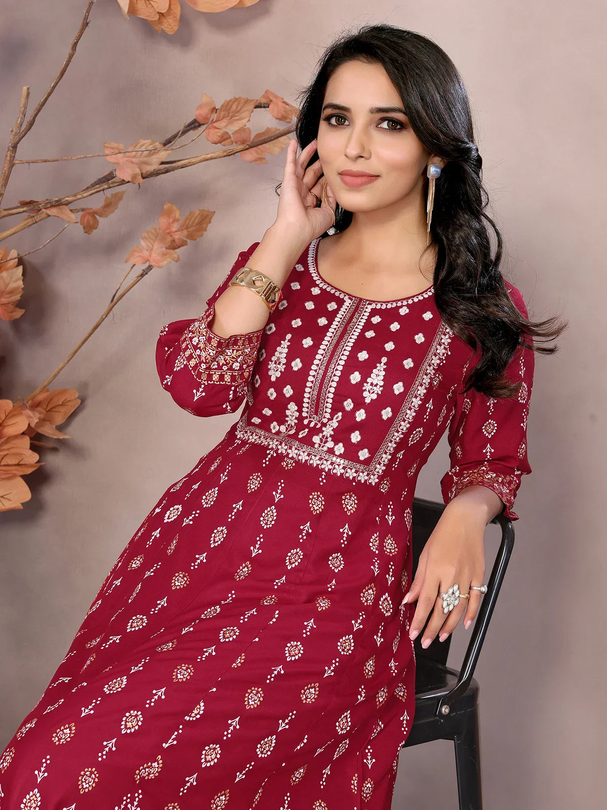 Buy రేయాన్ ఎంబ్రాయిడరీ కాఫ్ లెంగ్త్ అనార్కలి కుర్తా-మెరూన్