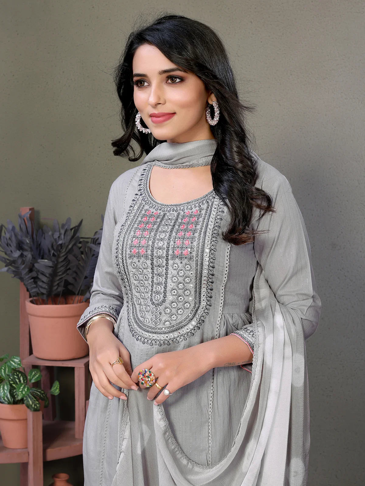 Buy కాటన్ ఎంబ్రాయిడరీ కాఫ్ లెంగ్త్ A-లైన్ కుర్తా విత్ ప్యాంట్ మరియు దుపట్టా-బూడిద రంగు