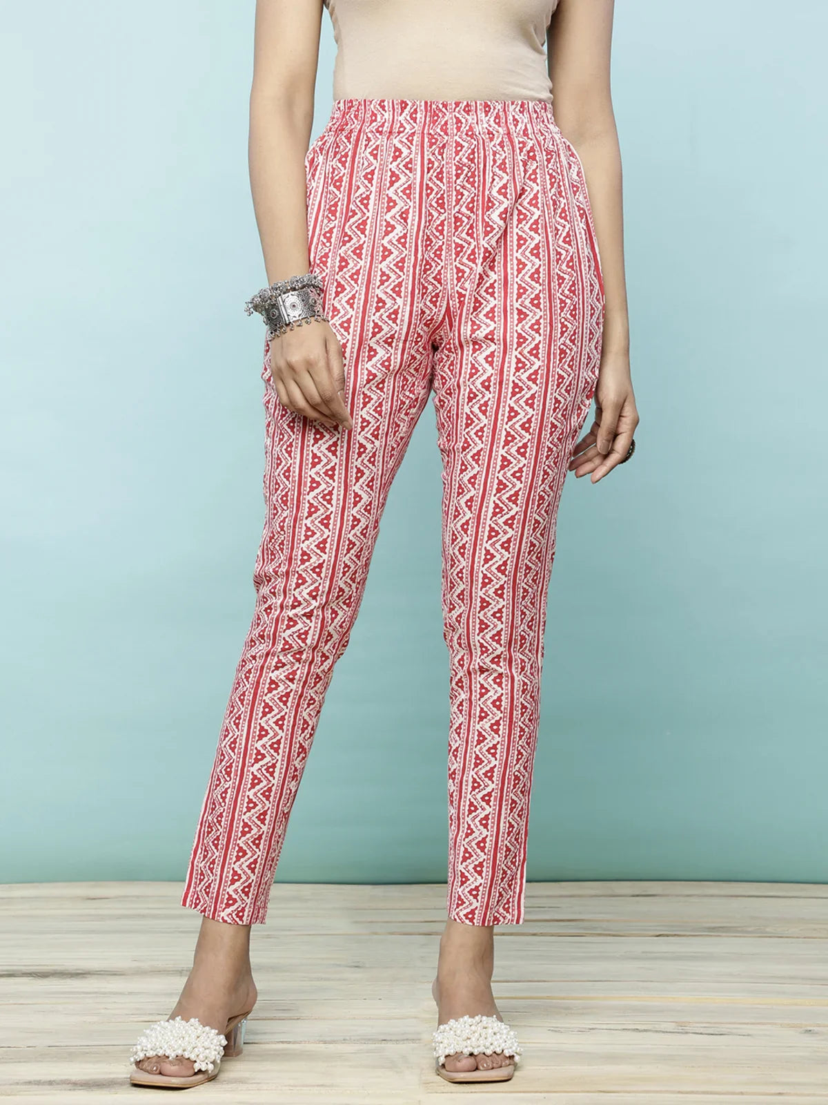 Buy కాటన్ ప్రింటెడ్ కాఫ్ లెంగ్త్ స్ట్రెయిట్ కుర్తీ విత్ ప్యాంట్-ఎరుపు