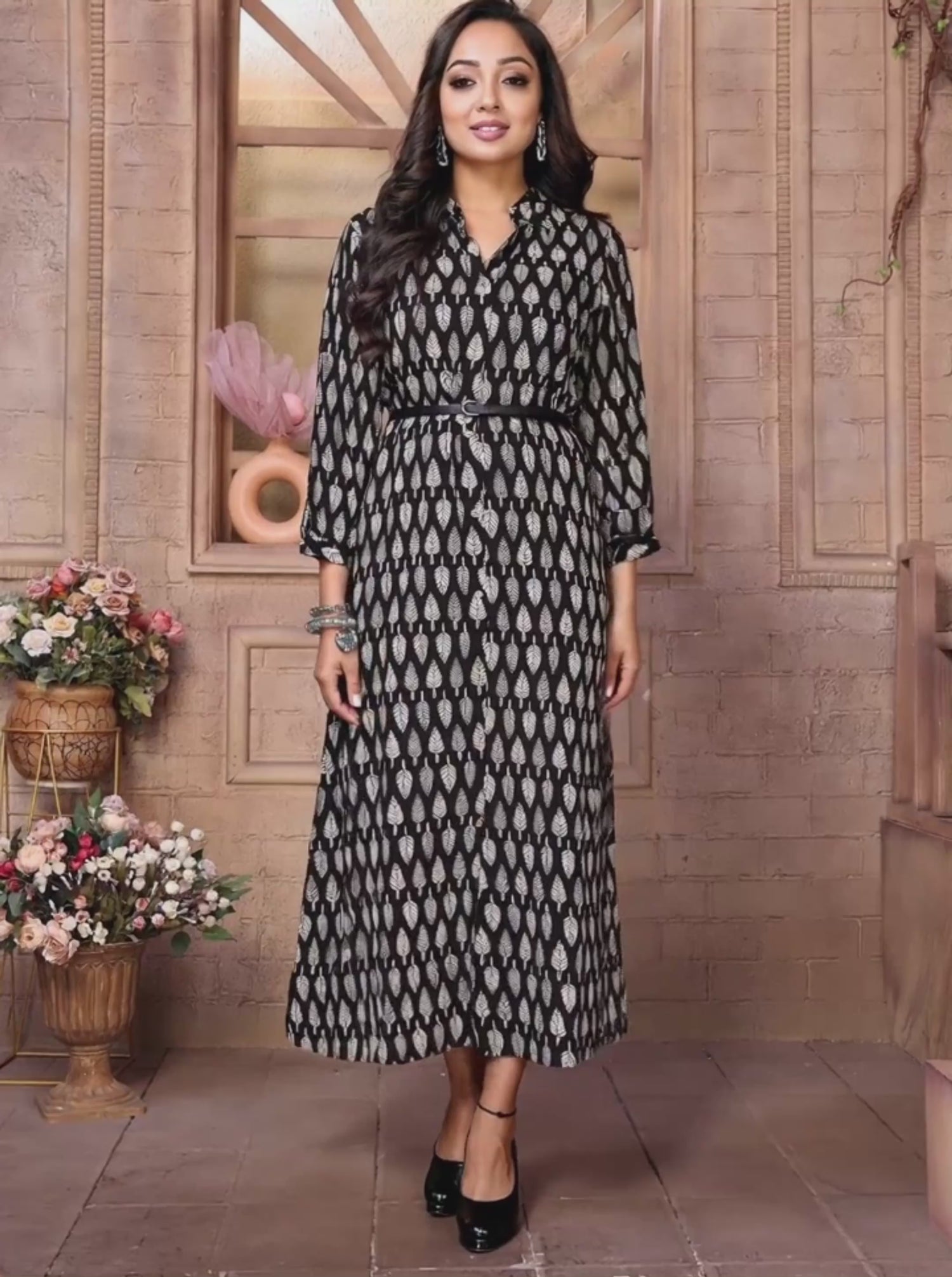 Buy रेयान मुद्रित बछड़ा लंबाई शर्ट ड्रेस बेल्ट के साथ पोशाक-काला