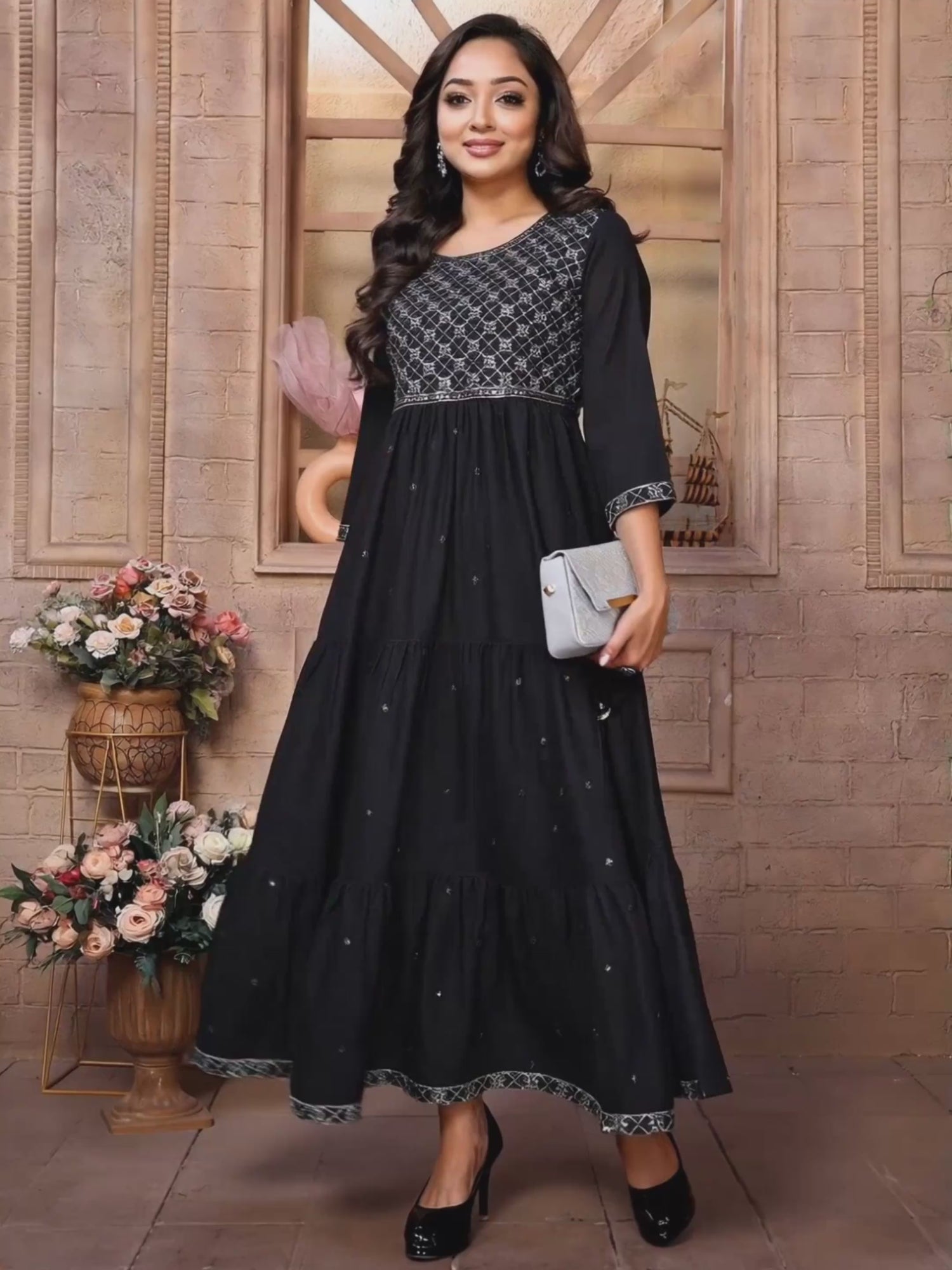 Buy రేయాన్ ఎంబ్రాయిడరీ కాఫ్ లెంగ్త్ అనార్కలి కుర్తా-ఆకుపచ్చ