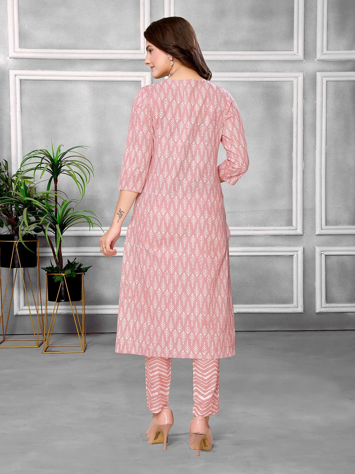 Buy Cotton Printed Calf Length Straight Kurta With Pant-Peach