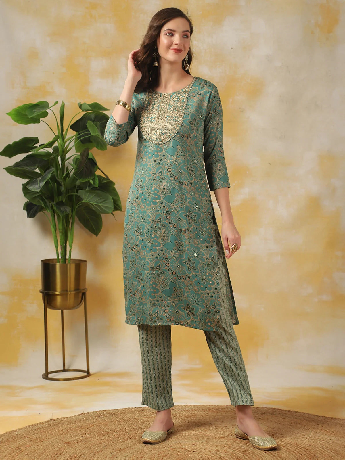 Buy Rayon Zari Embroidred Straight Knee Length Kurta With Pant-Green