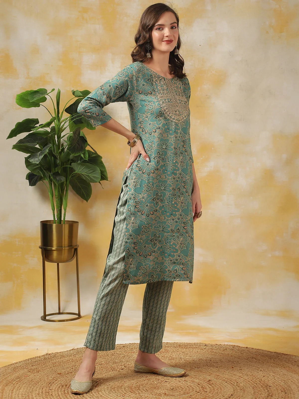 Buy Rayon Zari Embroidred Straight Knee Length Kurta With Pant-Green