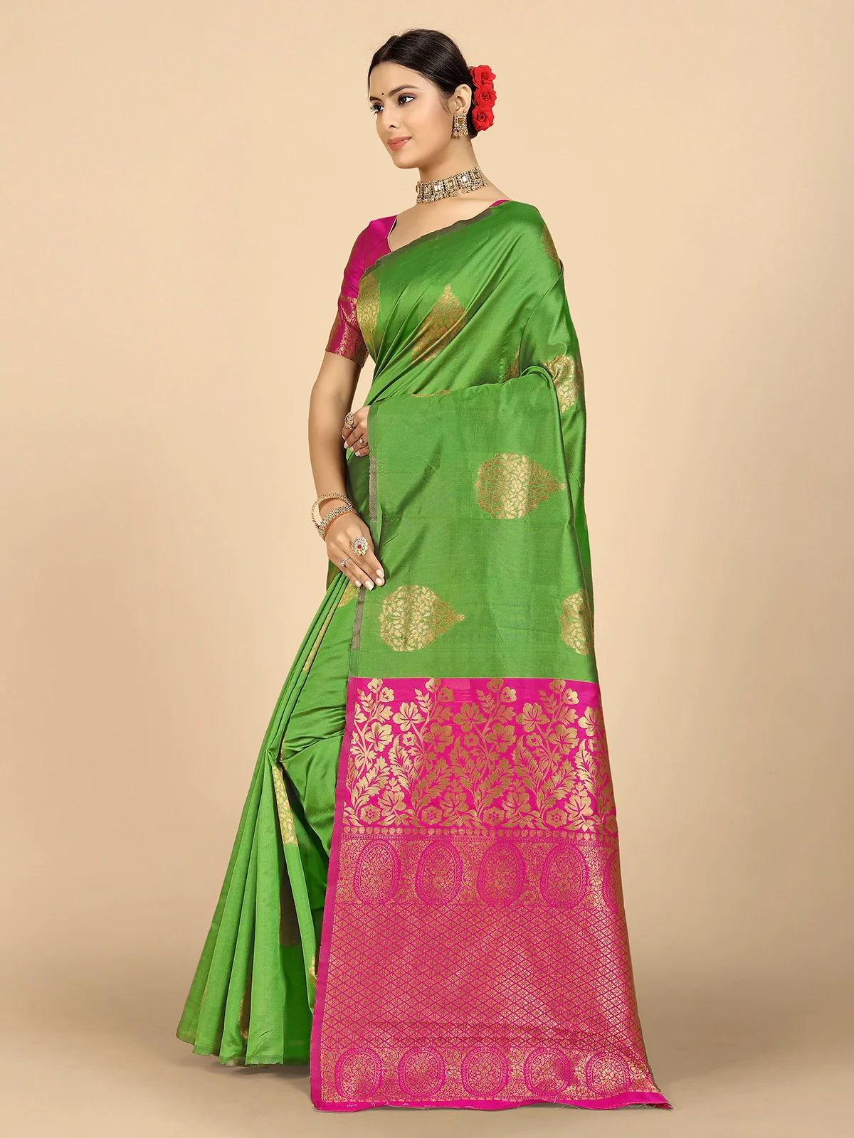 Buy Ethnic Motifs Banarasi Silk Saree With Blouse Piece-Green