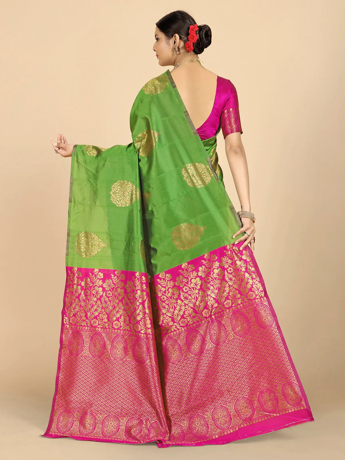 Buy Ethnic Motifs Banarasi Silk Saree With Blouse Piece-Green