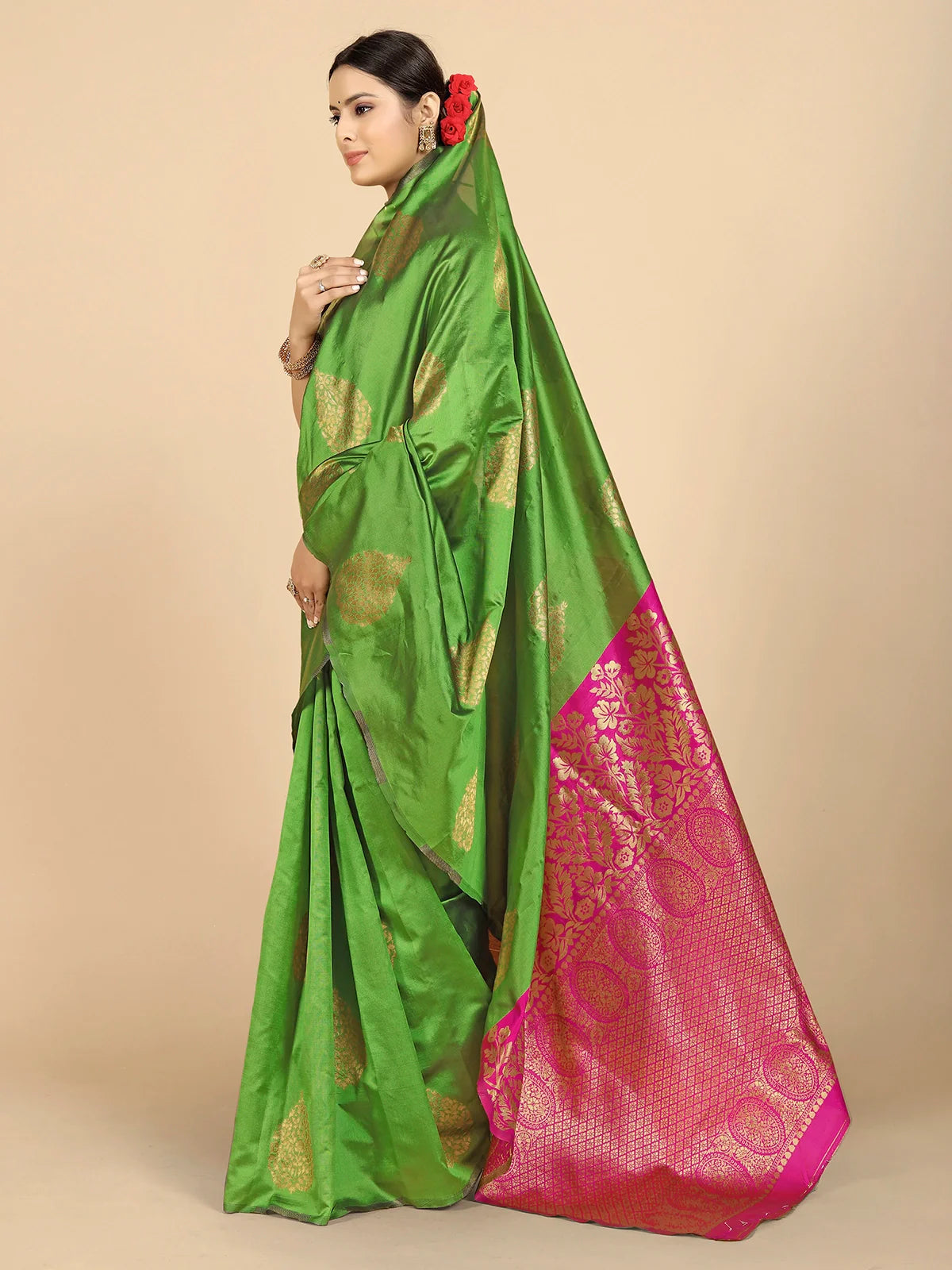 Buy Ethnic Motifs Banarasi Silk Saree With Blouse Piece-Green