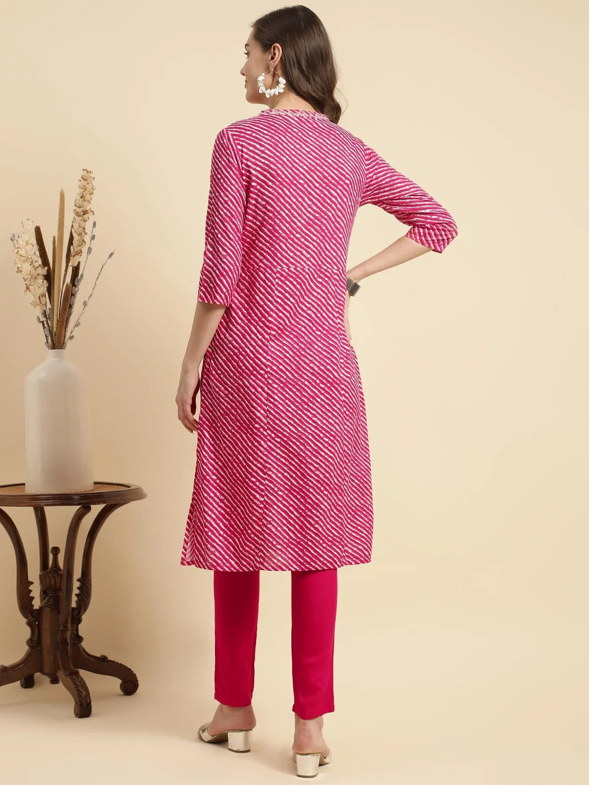 Buy Rayon Leheria Yoke Embroidered Knee Length Straight Kurta With Pant-Pink