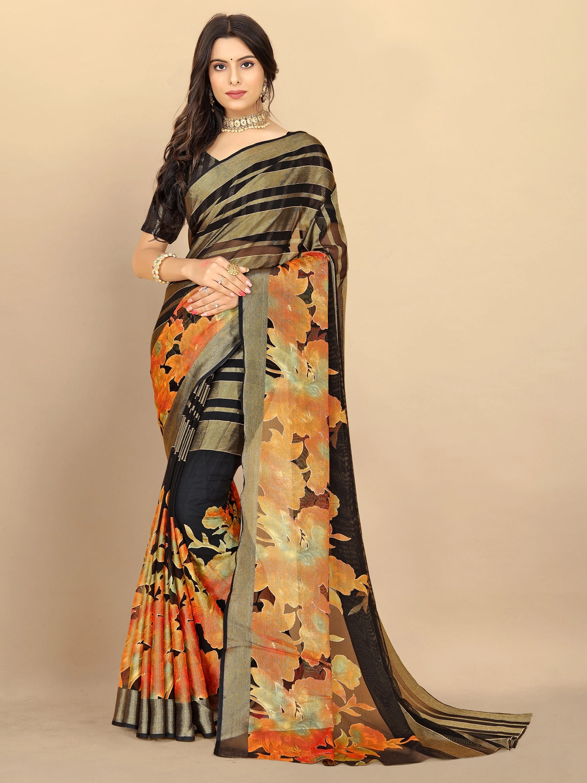 Buy Floral Printed Chiffon Saree With Blouse Piece-Black