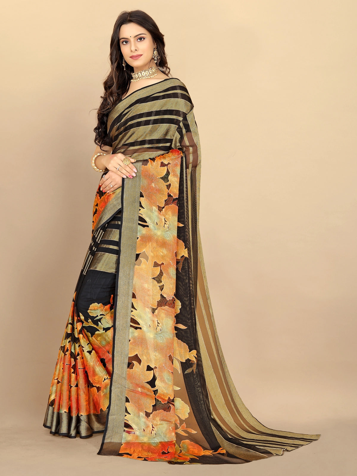 Buy Floral Printed Chiffon Saree With Blouse Piece-Black