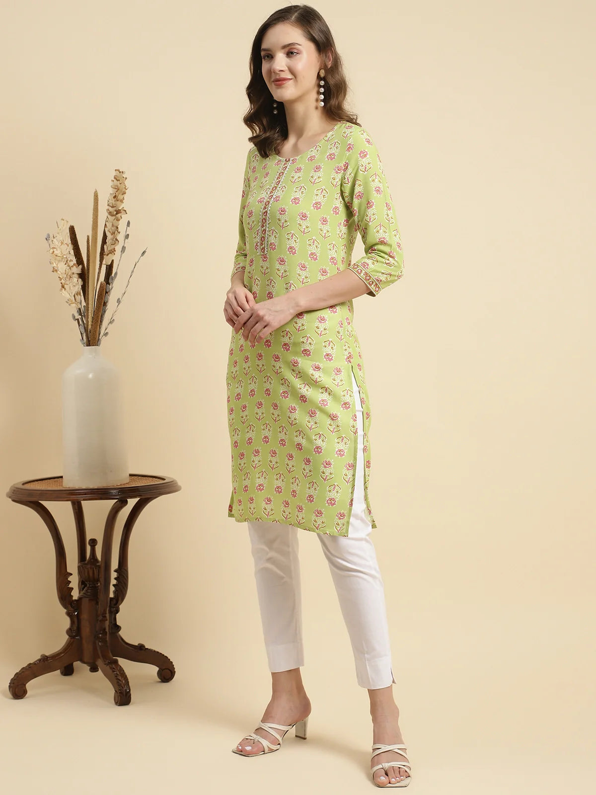 Buy Rayon Floral Printed Knee Length Straight Kurta-Green