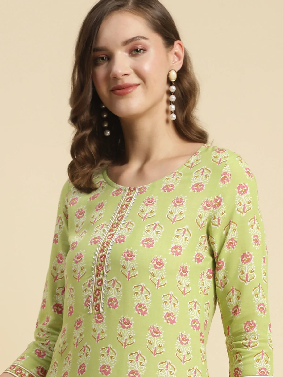 Buy Rayon Floral Printed Knee Length Straight Kurta-Green