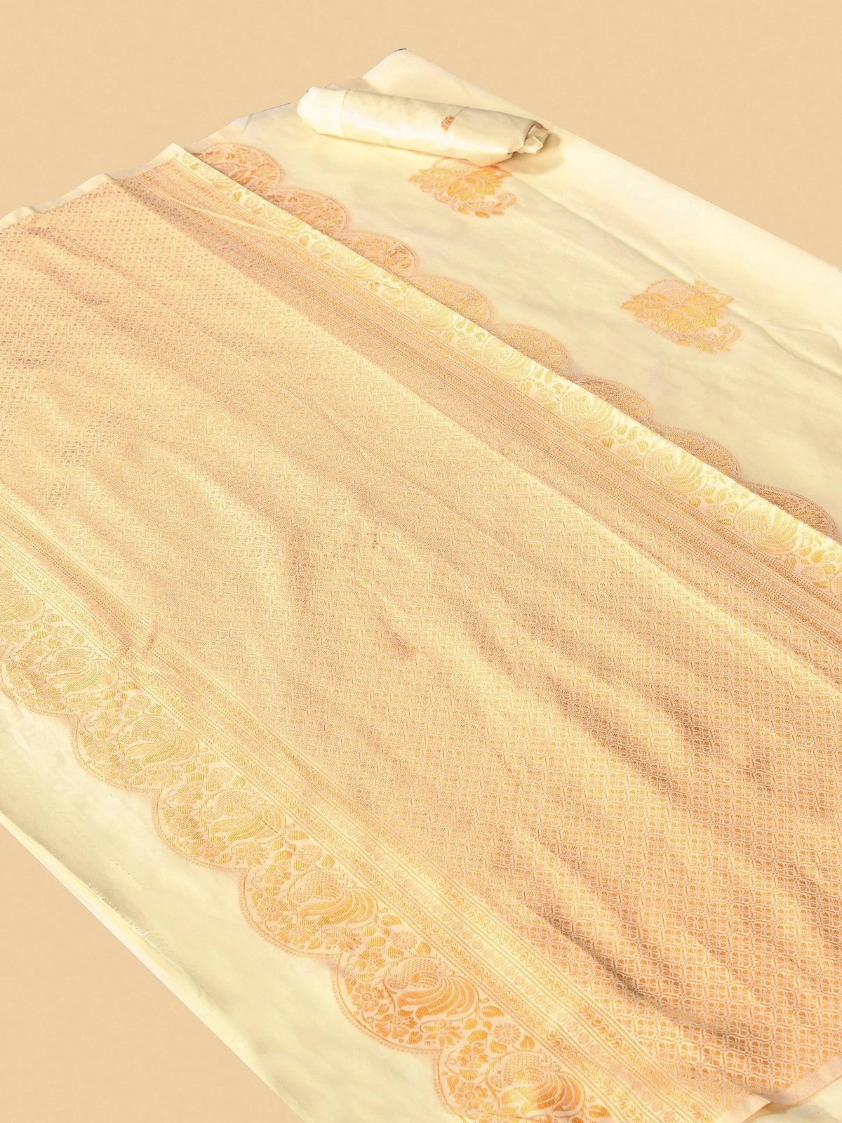 Buy Ethnic Motifs Banarasi Silk Saree With Blouse Piece-Cream