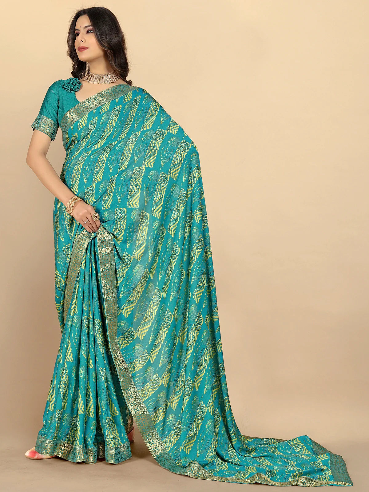 Buy Abstract Printed Moss Georgette Saree With Blouse Piece-Sea Green