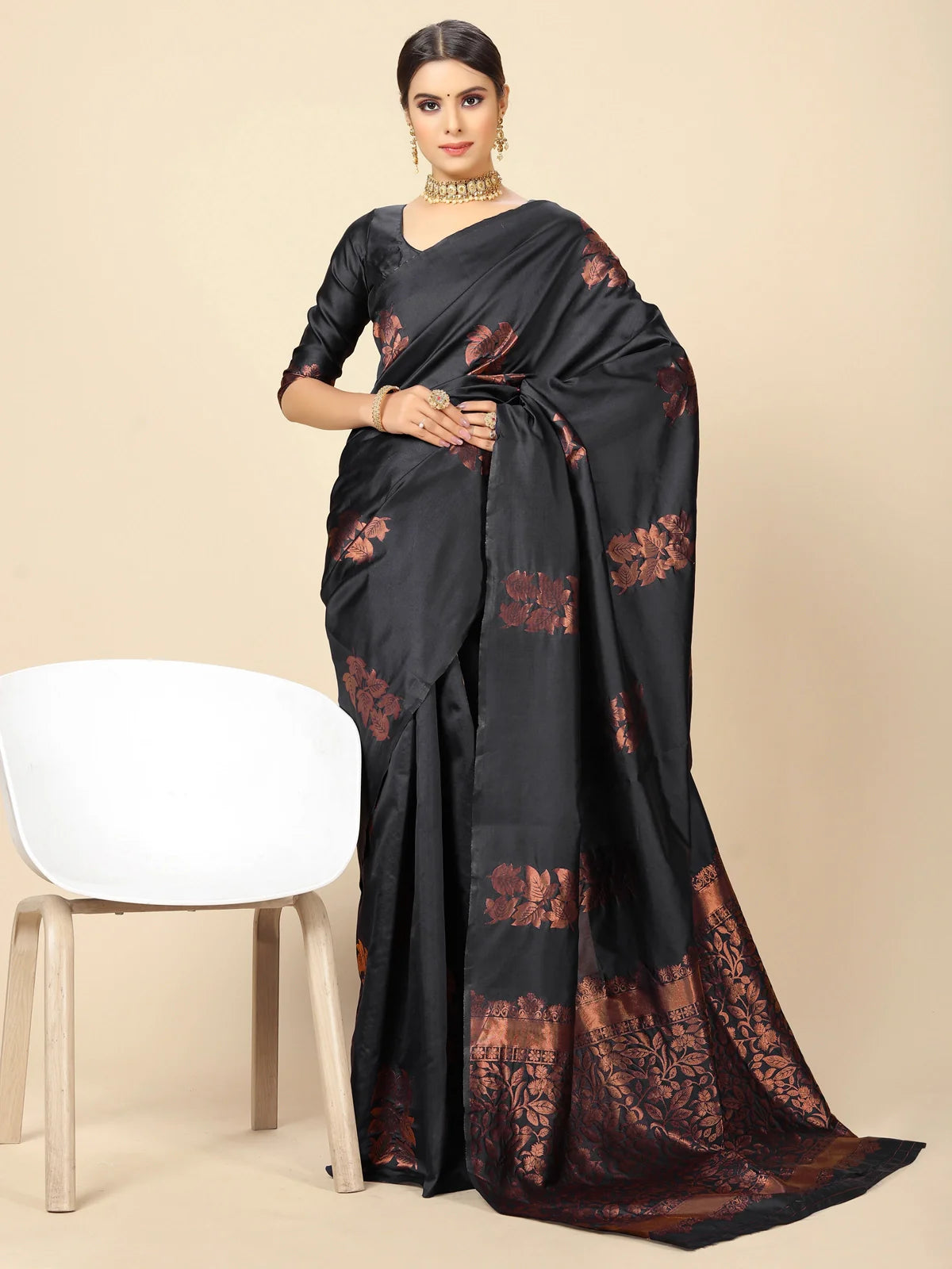 Buy Ethnic Motifs Banarasi Silk Saree With Blouse Piece-Black