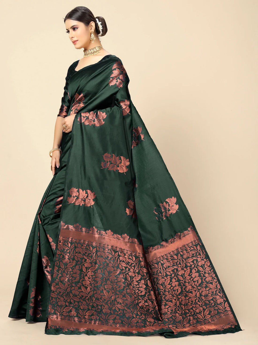 Buy Ethnic Motifs Banarasi Silk Saree With Blouse Piece-Green