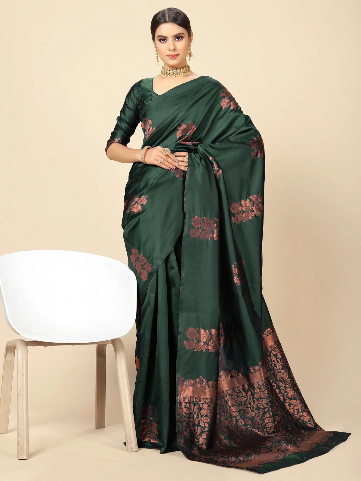 Buy Ethnic Motifs Banarasi Silk Saree With Blouse Piece-Green