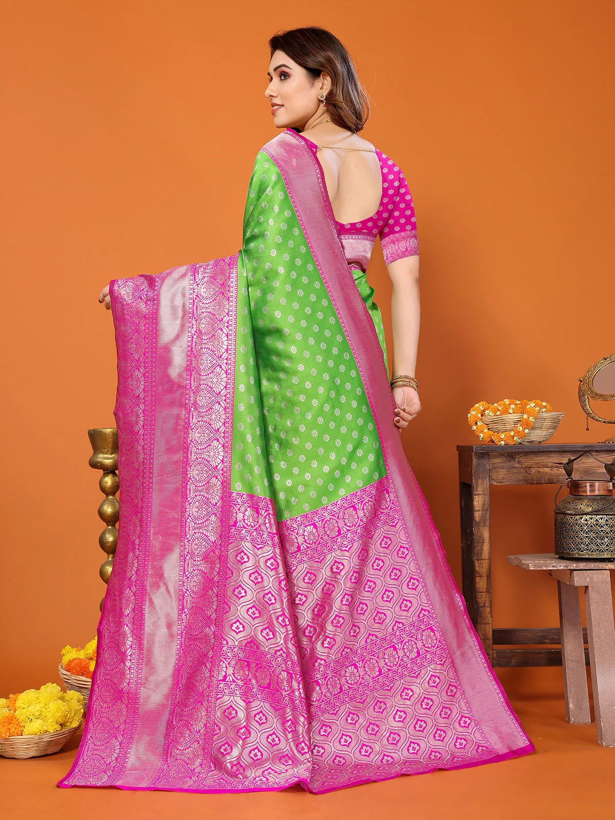 Buy Ethnic Motifs Woven Silk Saree With Blouse Piece-Fluorescent Green