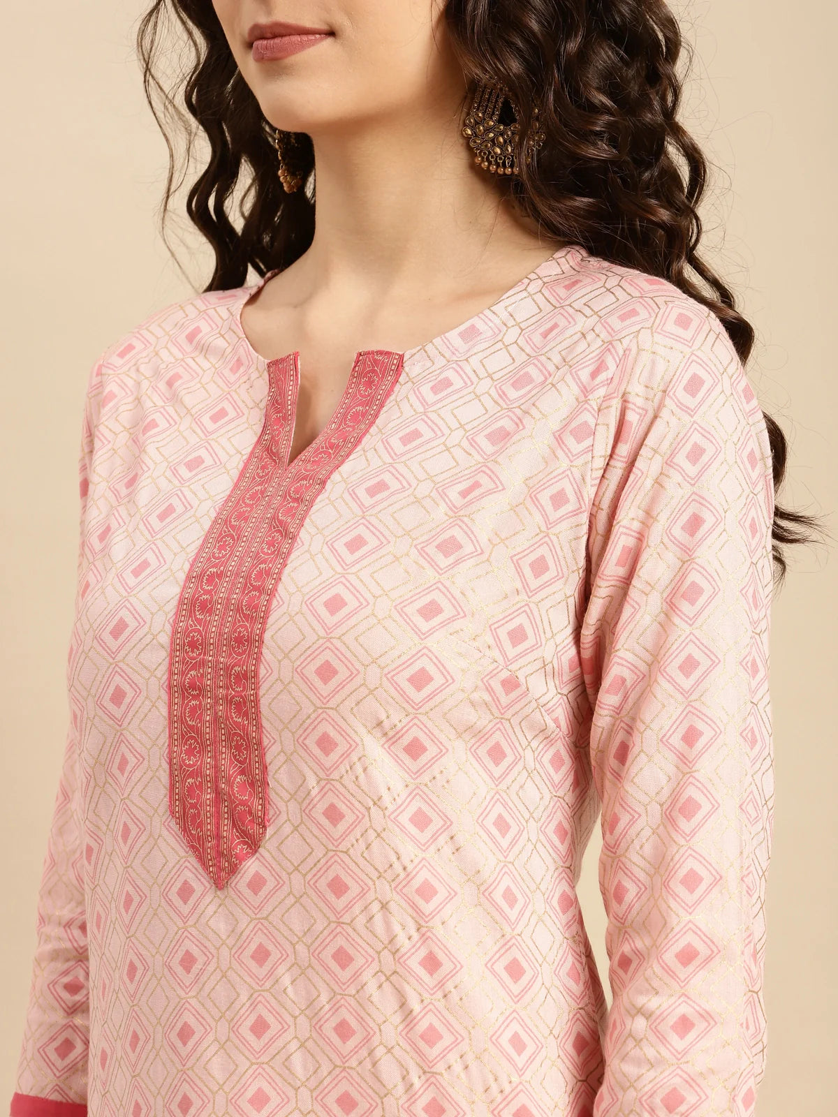 Buy Rayon Geometric Printed Calf Length Straight Kurta With Pant-Peach