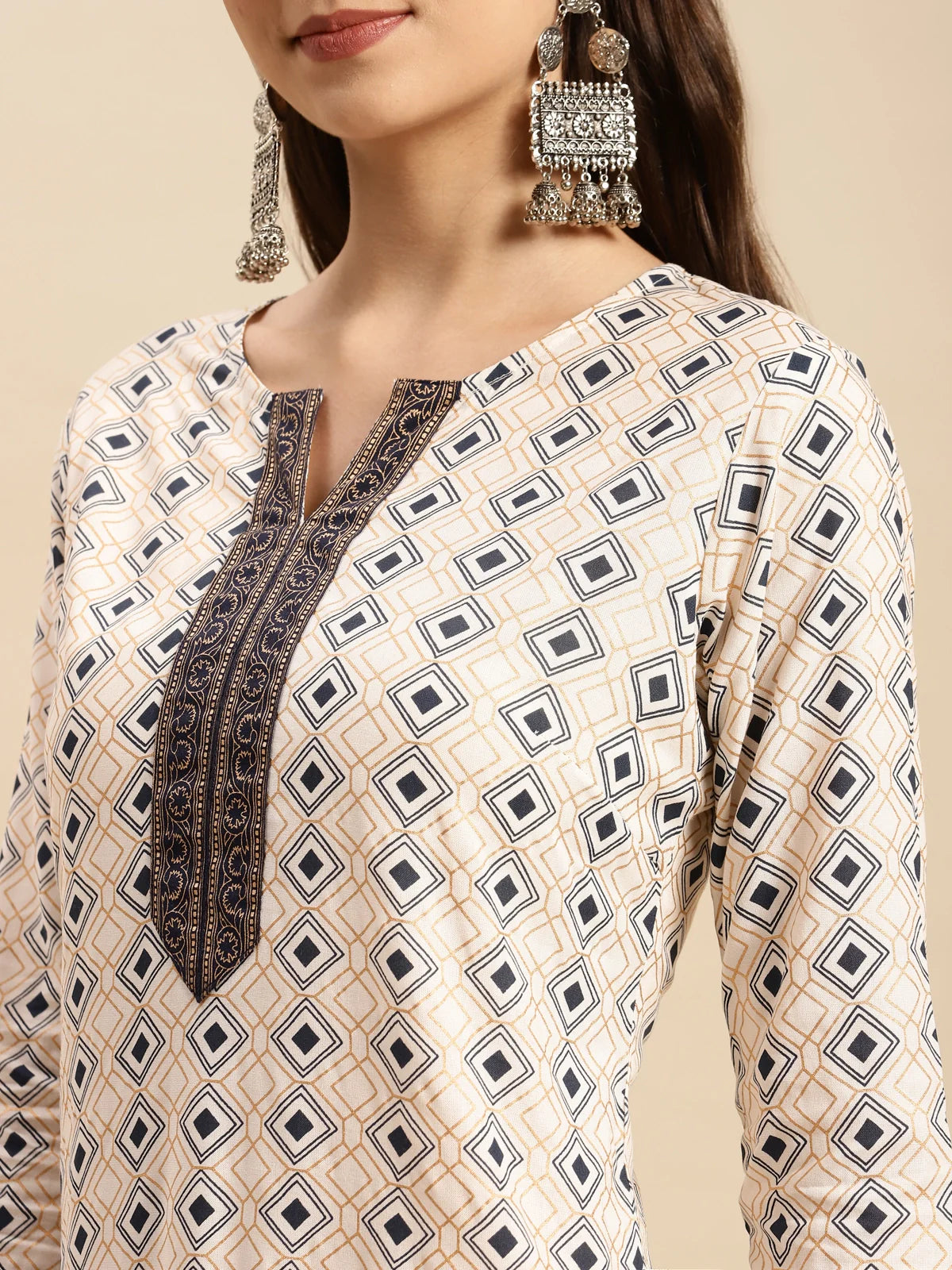 Buy Rayon Geometric Printed Calf Length Straight Kurta With Pant-White