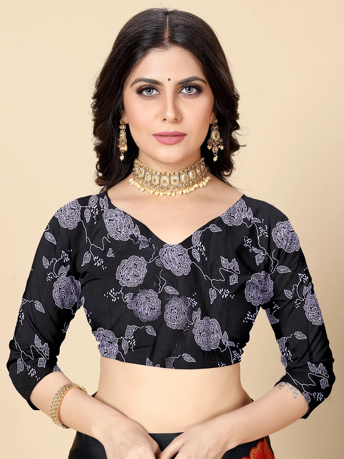 Buy Floral Printed Crepe Saree With Blouse Piece-Black