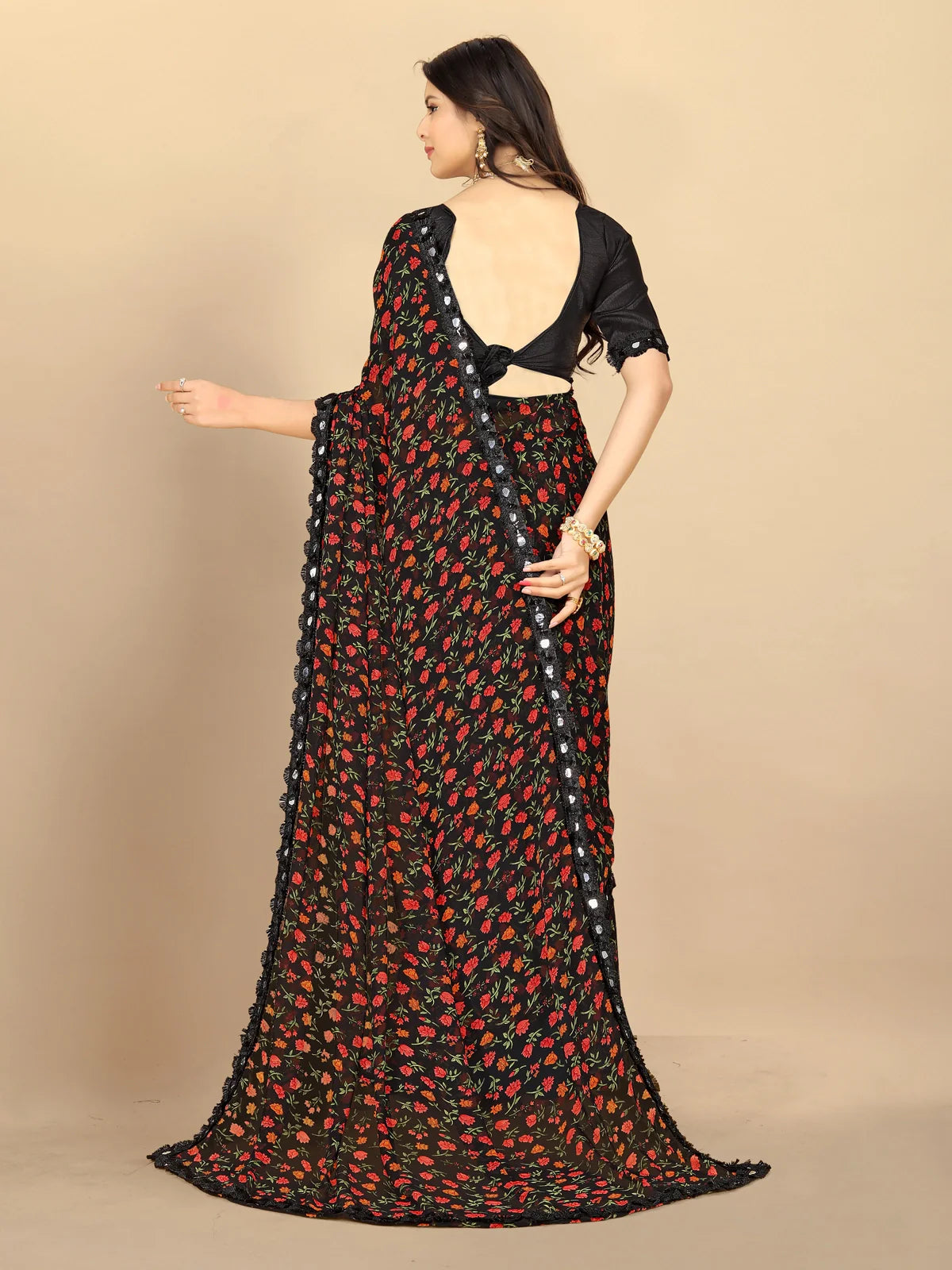 Buy Floral Printed Georgette Saree With Blouse Piece-Black