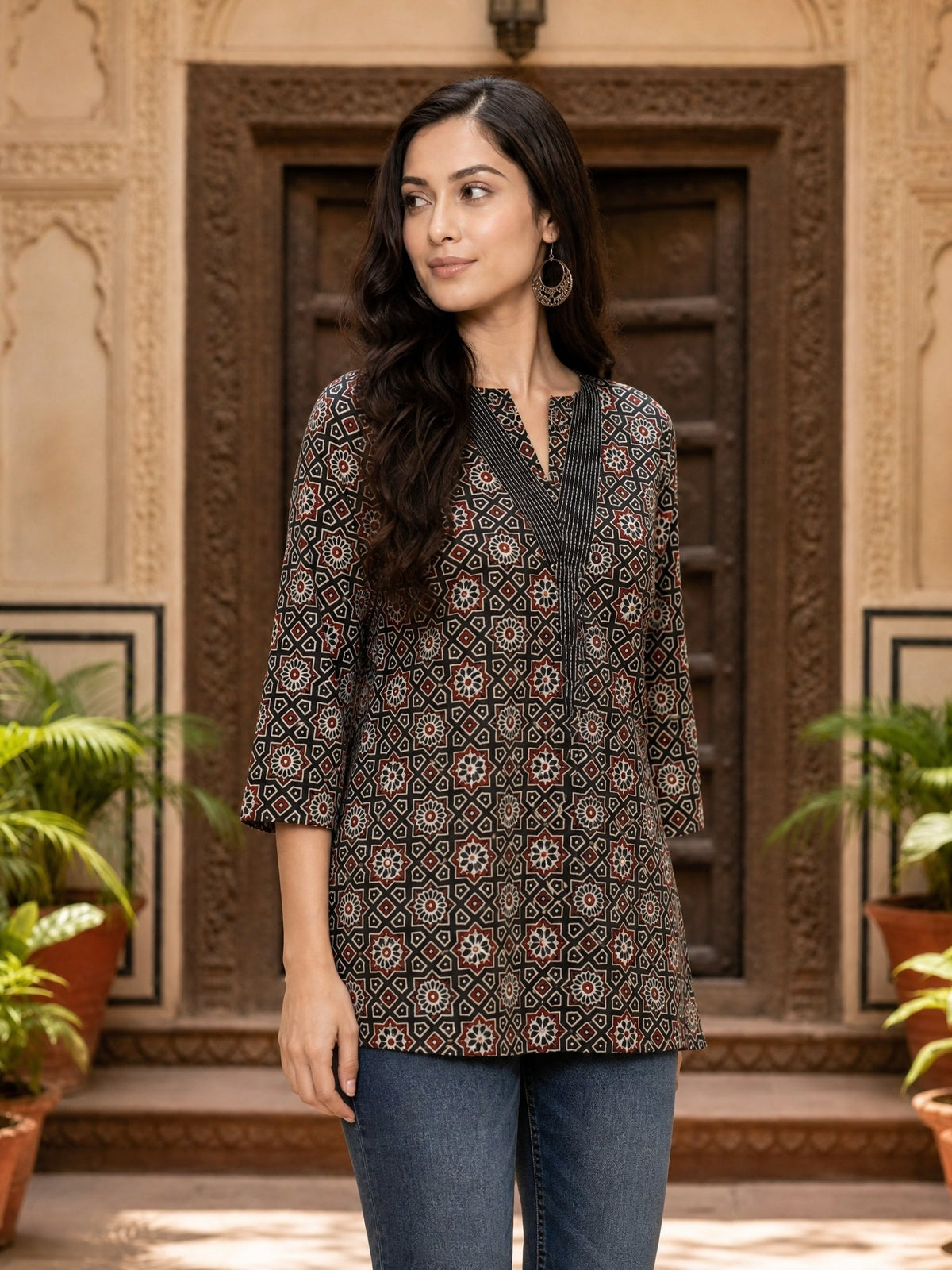 Buy Rayon Printed Straight Knee Length Short Kurta-Black