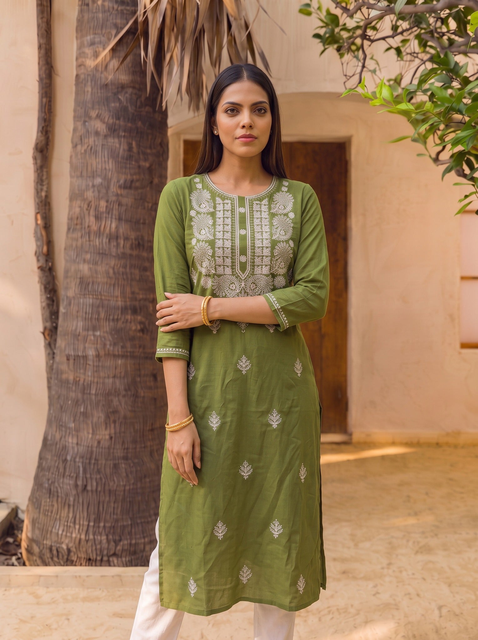 Rayon Embroidered Straight Knee Length Kurta