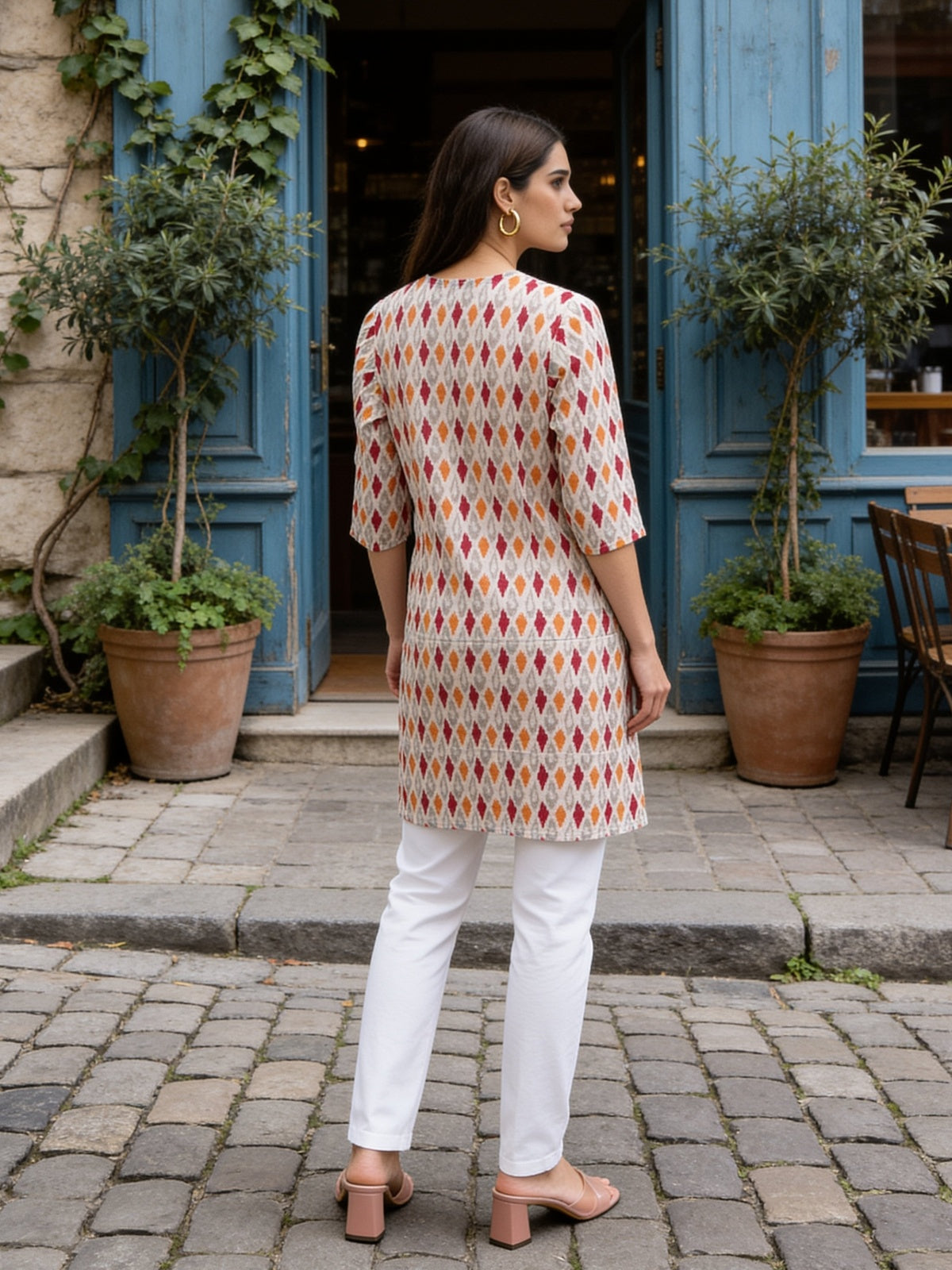Rayon Embroidered Straight Knee Length Kurta