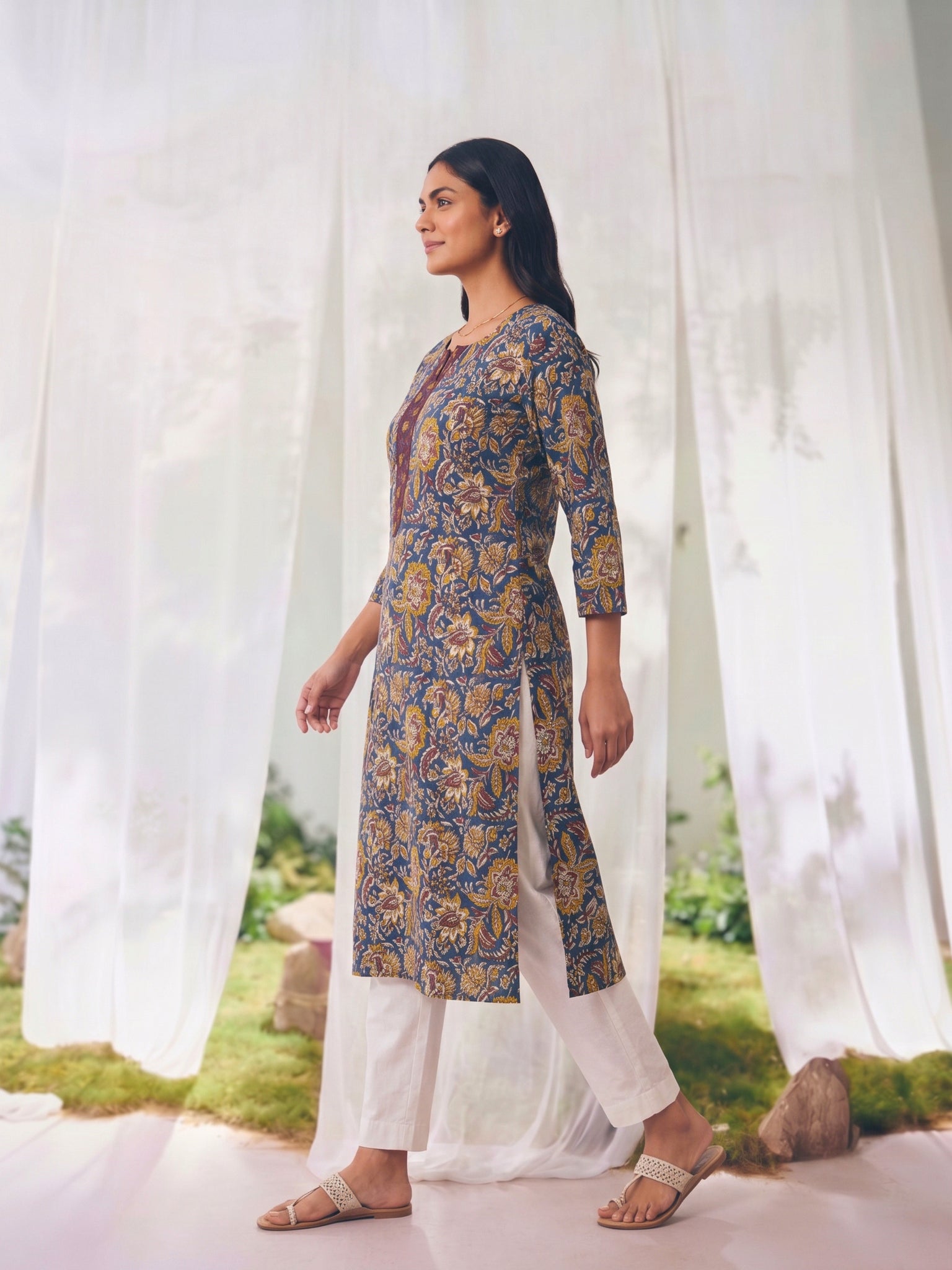 Rayon Embroidered Straight Knee Length Kurta