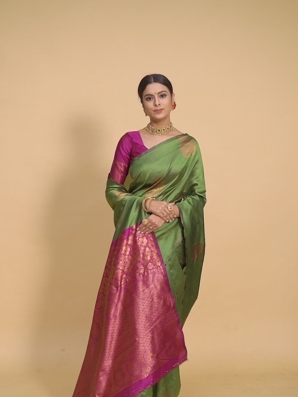 Buy Ethnic Motifs Banarasi Silk Saree With Blouse Piece-Green