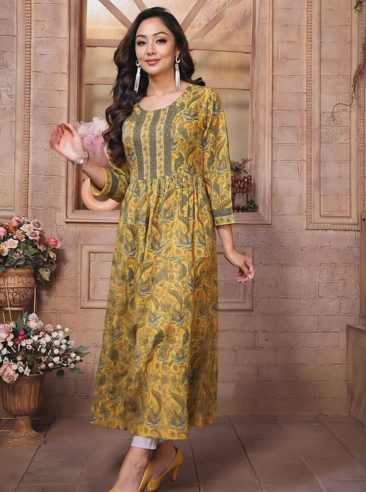 Buy కాటన్ ఎంబ్రాయిడరీ కాఫ్ లెంగ్త్ టైర్డ్ ఫ్లేర్డ్ కుర్తా-పసుపు